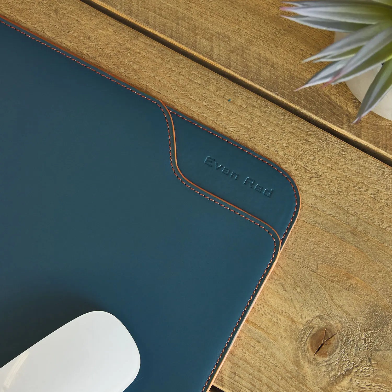 Petrol Desk Mat Evan Red